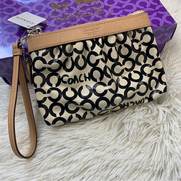 Coach Wristlet Bag NWT - Picture 9 of 11
